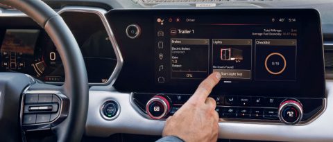 GM driver using GM in-vehicle technology to perform a safety check on their trailer.